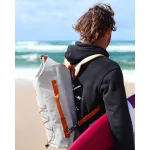 Stylowy wodoodporny plecak do sportów, podróży i użytku miejskiego – Zulupack® Indy 20L IP67 - szary/camel