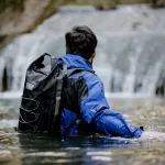 Czarny wodoodporny plecak na dłuższe podróże i przygody – Zulupack® Indy 40L