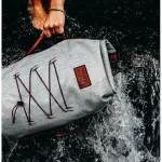Wodoodporny plecak na wielodniowe wyprawy i przygody – Zulupack® Indy 40L IP67 – szary/camel