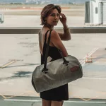 Kompaktowa wodoodporna torba na sport i podróż – Zulupack® Yoggy 16L IP65 szary/camel