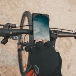 Wodoodporny uchwyt na telefon do roweru, motocykla, hulajnogi i łodzi – Zulupack® Twist&Ride